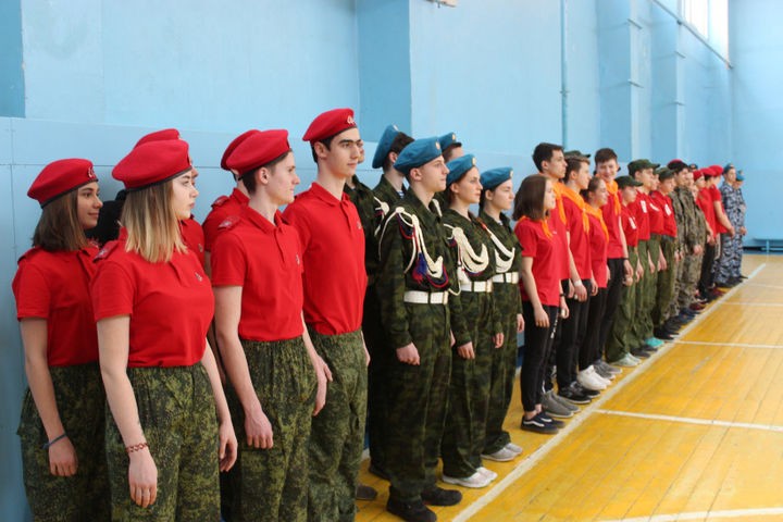 Тест зарница. Форма для Зарницы. Зарница в школе. Военная форма для Зарницы. Военно патриотические игры для школьников.